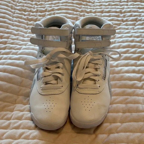 Reebok Freestyle Hi Tops  White and Silver Glitter - Picture 2 of 7